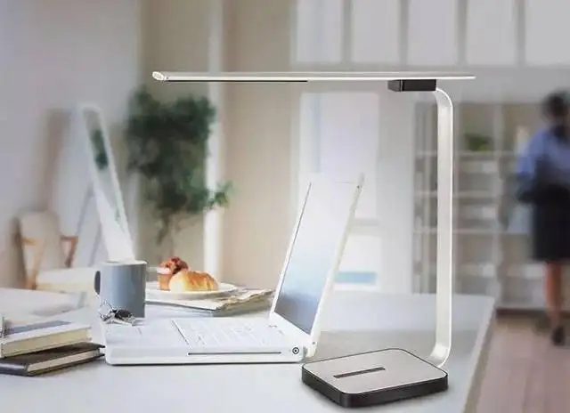 Diferencias entre lámpara de protección ocular y otras lámparas de mesa